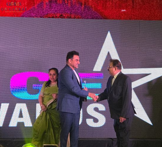 GGIMS Shines as Arbaaz Khan Awards Universal Global Excellence Honor!