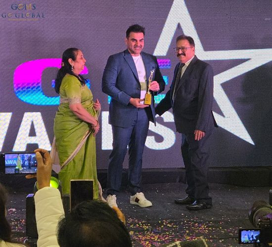Arbaaz Khan Felicitates Go-Global Immigration Services with UGE Award!